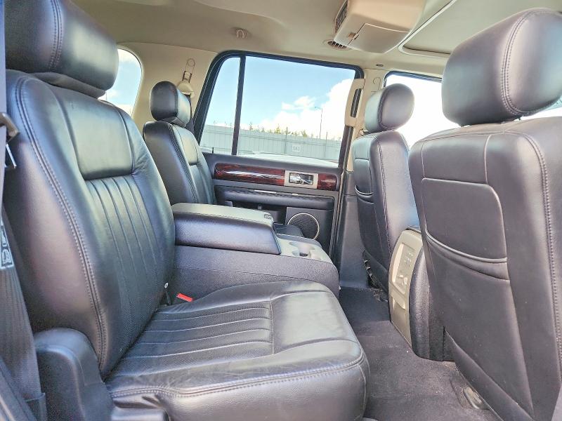 Продажа на аукционе авто 2003 Lincoln Navigator, vin: 5LMFU28R63LJ48811, номер лота: 70217126