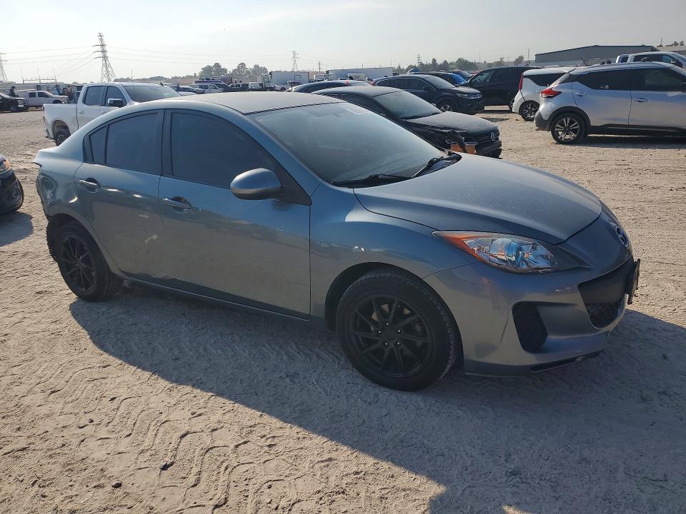 69956156 :رقم المزاد ، JM1BL1U74D1786110 vin ، 2013 Mazda 3 مزاد بيع