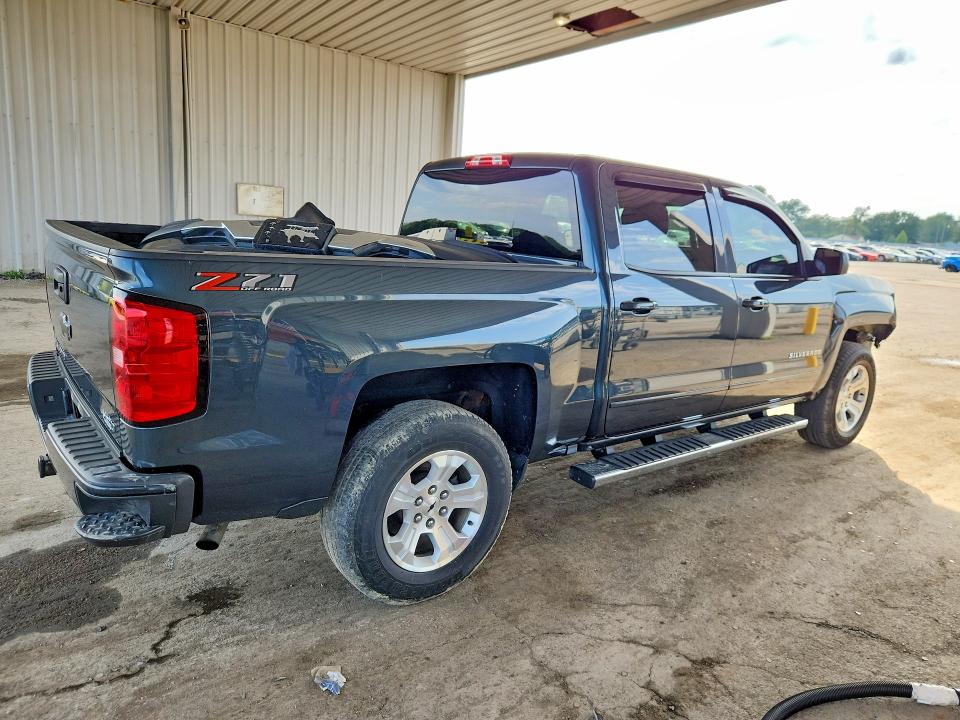 Продажа на аукционе авто 2018 Chevrolet Silverado, vin: 3GCUKREC2JG518899, номер лота: 67343486