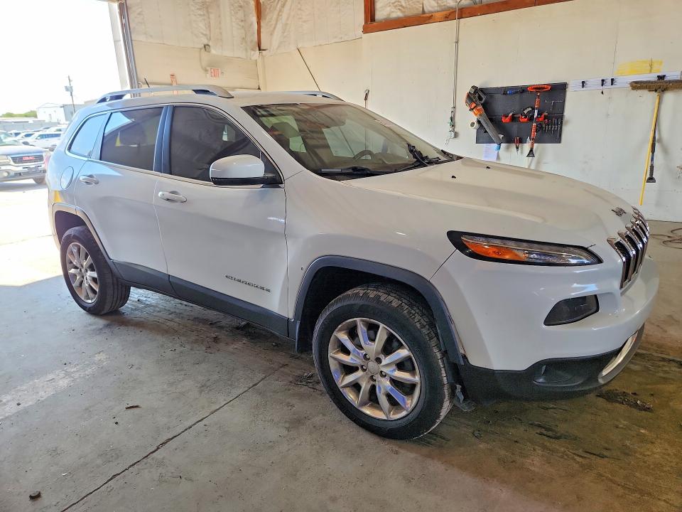 67422636 :رقم المزاد ، 1C4PJMDS9FW556487 vin ، 2015 Jeep Cherokee مزاد بيع
