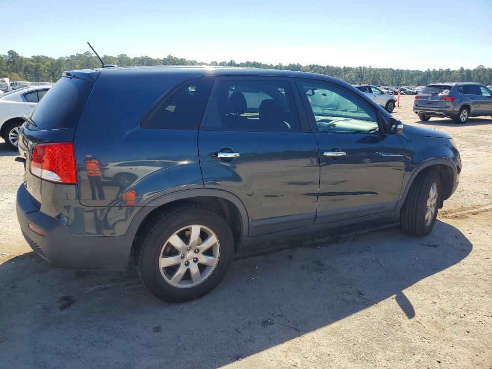 2011 Kia Sorento მანქანა იყიდება აუქციონზე, vin: 5XYKT3A14BG107087, აუქციონის ნომერი: 70849616