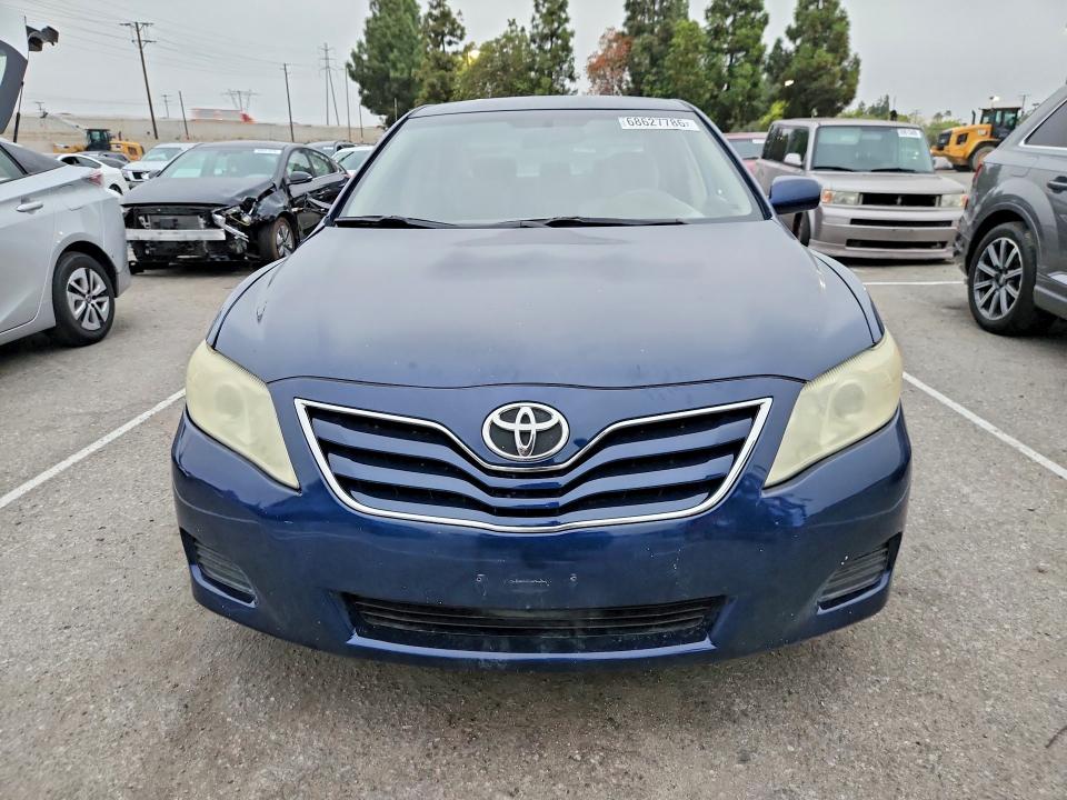 2010 Toyota Camry მანქანა იყიდება აუქციონზე, vin: 4T1BF3EK7AU527591, აუქციონის ნომერი: 68627786