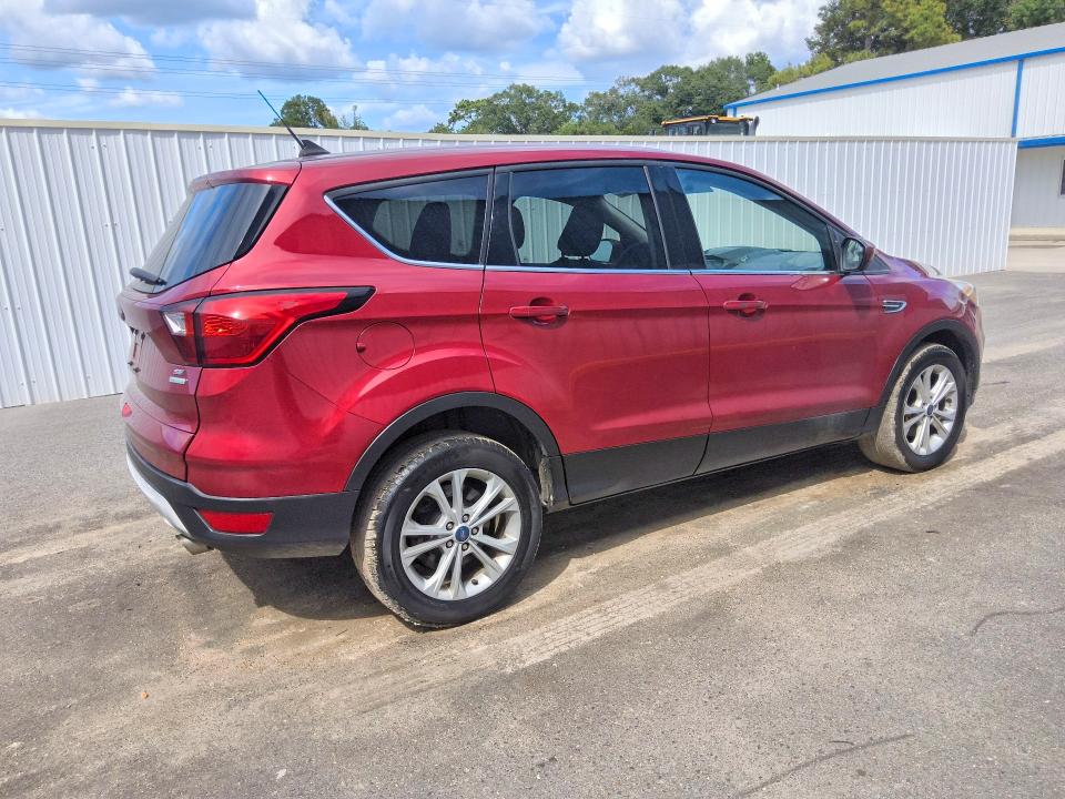 2019 Ford Escape მანქანა იყიდება აუქციონზე, vin: 1FMCU0GD5KUB34651, აუქციონის ნომერი: 67002316