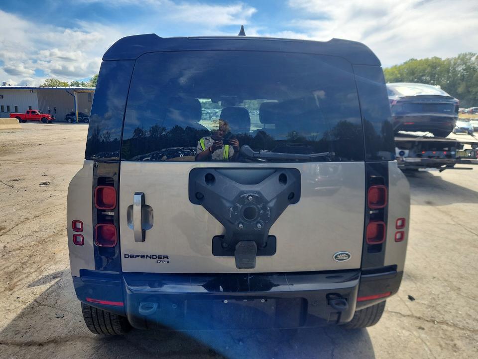 2023 Land Rover Defender მანქანა იყიდება აუქციონზე, vin: SALE27EU9P2128832, აუქციონის ნომერი: 68054046