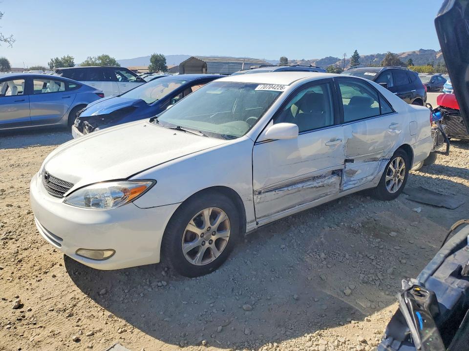 2004 Toyota Camry მანქანა იყიდება აუქციონზე, vin: JTDBE30K140279770, აუქციონის ნომერი: 70704226