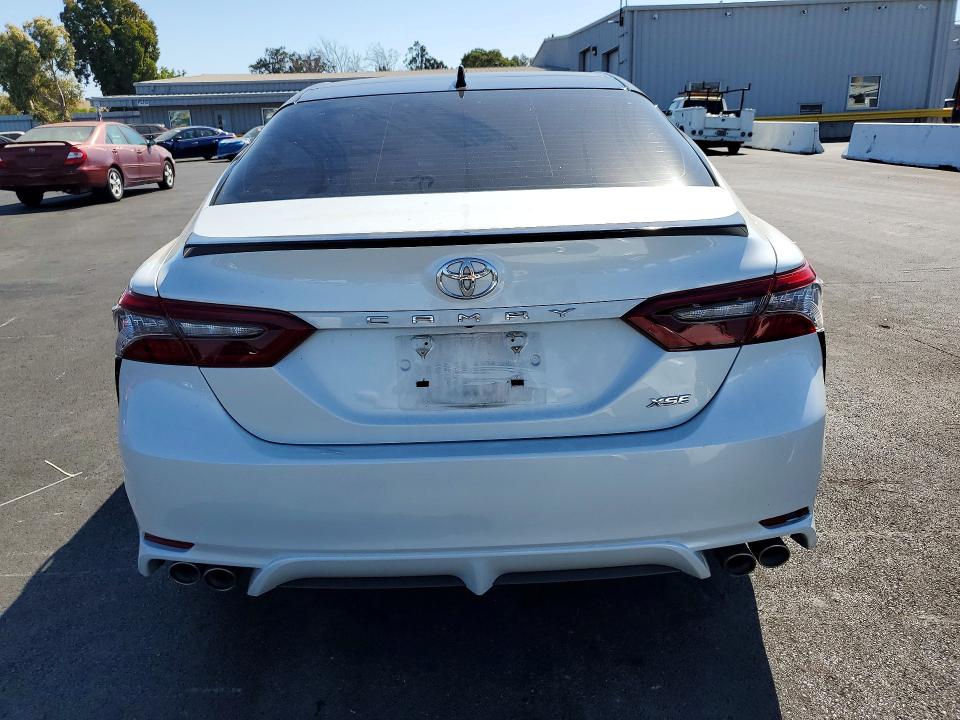 69904046 :رقم المزاد ، 4T1K61AK9MU470454 vin ، 2021 Toyota Camry مزاد بيع
