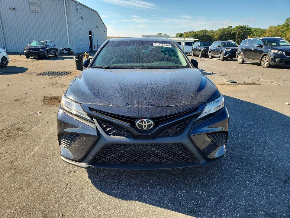 Продажа на аукционе авто 2018 Toyota Camry, vin: 4T1B11HK3JU676837, номер лота: 70518546