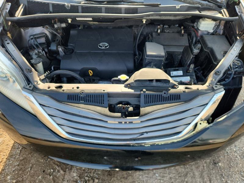 67353286 :رقم المزاد ، 5TDYK3DC9BS154273 vin ، 2011 Toyota Sienna مزاد بيع