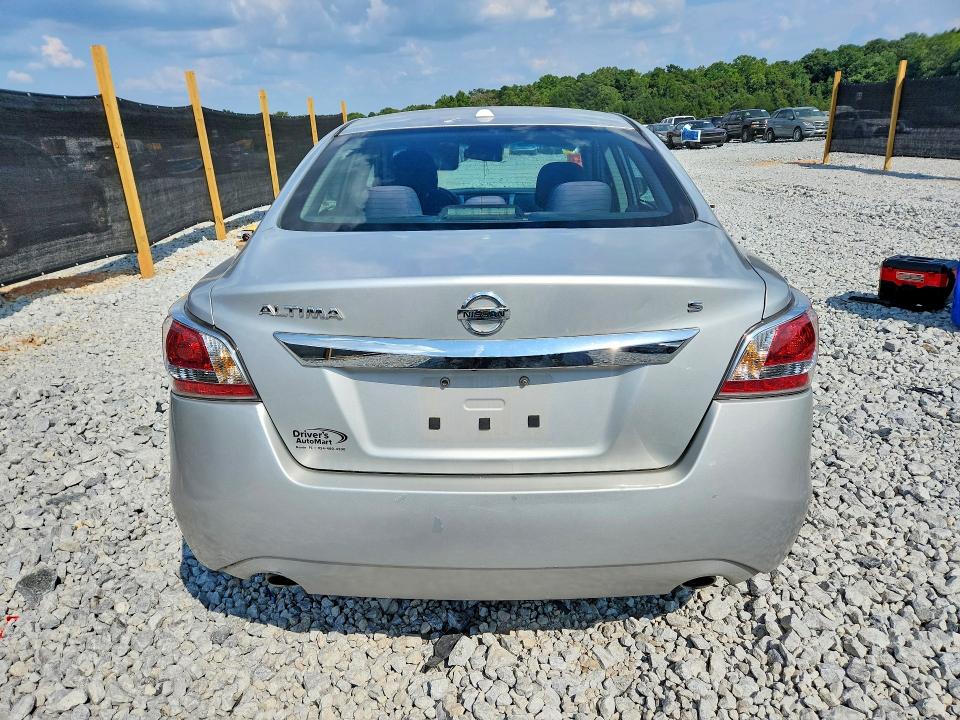 2015 Nissan Altima მანქანა იყიდება აუქციონზე, vin: 1N4AL3AP9FC273184, აუქციონის ნომერი: 67653846