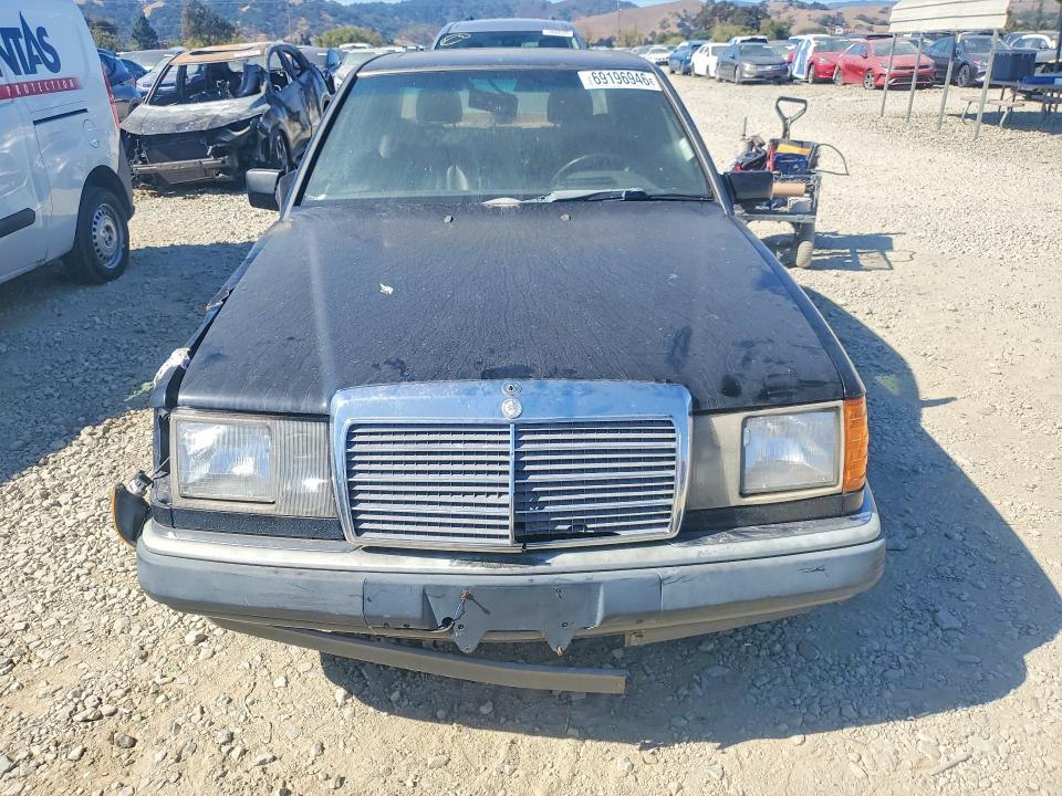 69196946 :رقم المزاد ، WDBEA26D4MB298375 vin ، 1991 Mercedes-benz 300 مزاد بيع