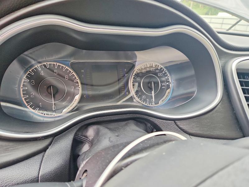 68688616 :رقم المزاد ، 1C3CCCAB8FN503376 vin ، 2015 Chrysler 200 مزاد بيع