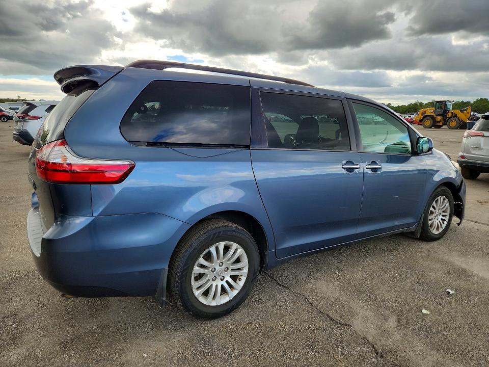 Продажа на аукционе авто 2017 Toyota Sienna, vin: 5TDYZ3DC5HS884623, номер лота: 69569556