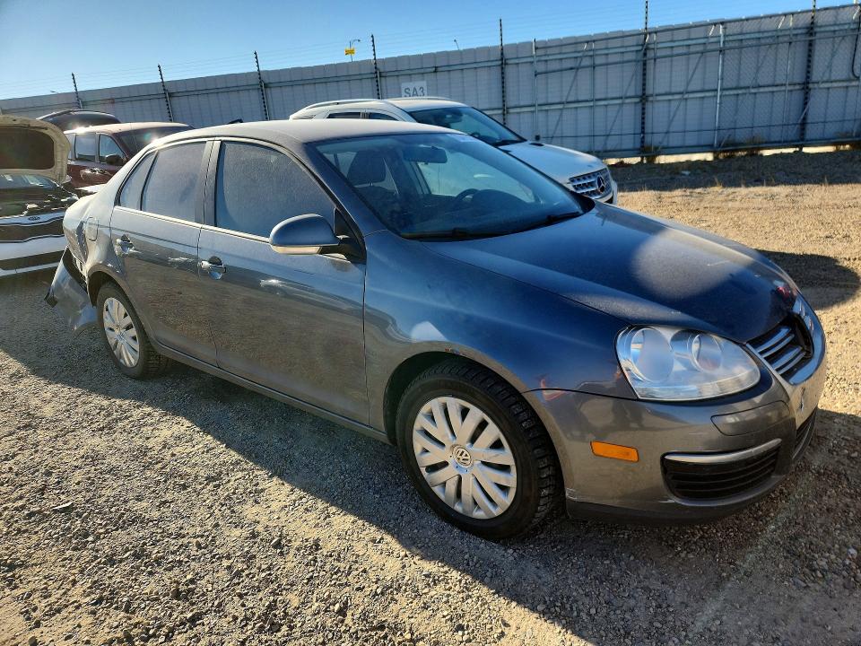 70412256 :رقم المزاد ، 3VWJX7AJ4AM100338 vin ، 2010 Volkswagen Jetta مزاد بيع