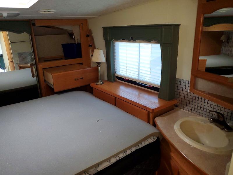 68087476 :رقم المزاد ، 4YDF347265D514836         vin ، 2006 Pinnacle Park Homes Montana مزاد بيع