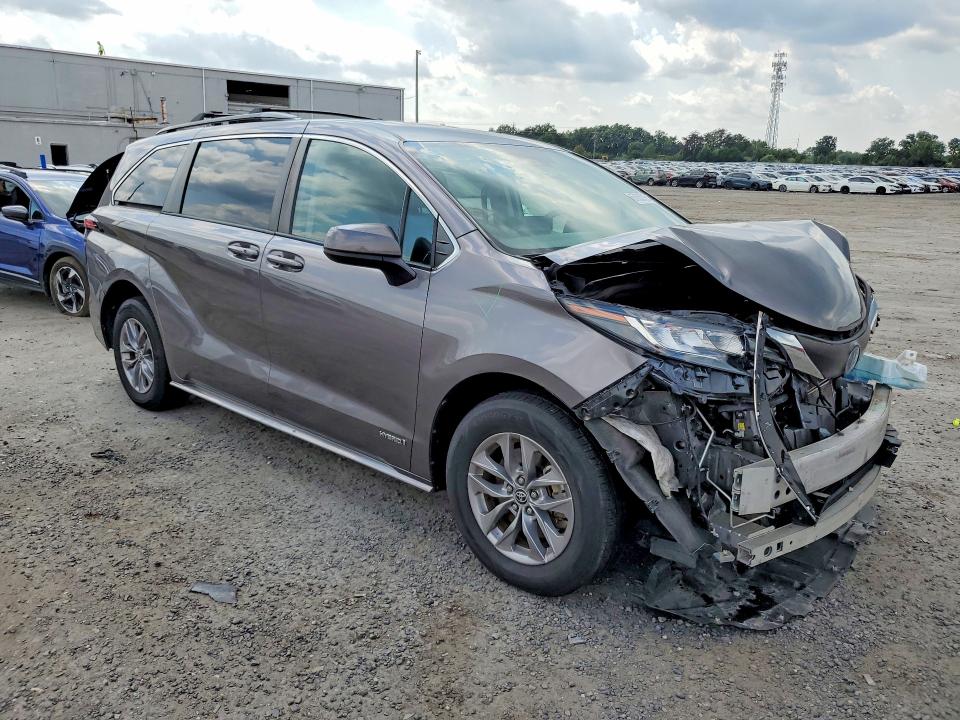 67635716 :رقم المزاد ، 5TDKRKEC2MS057042 vin ، 2021 Toyota Sienna مزاد بيع