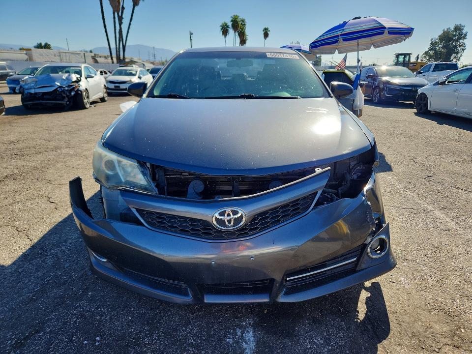 2014 Toyota Camry მანქანა იყიდება აუქციონზე, vin: 4T1BF1FK4EU812077, აუქციონის ნომერი: 68617416