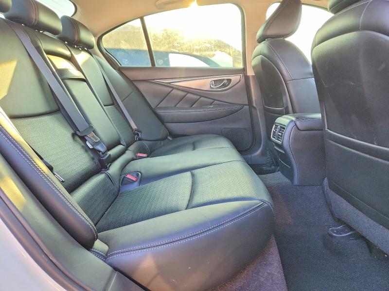 68001526 :رقم المزاد ، JN1EV7AP0JM359440 vin ، 2018 Infiniti Q50 مزاد بيع