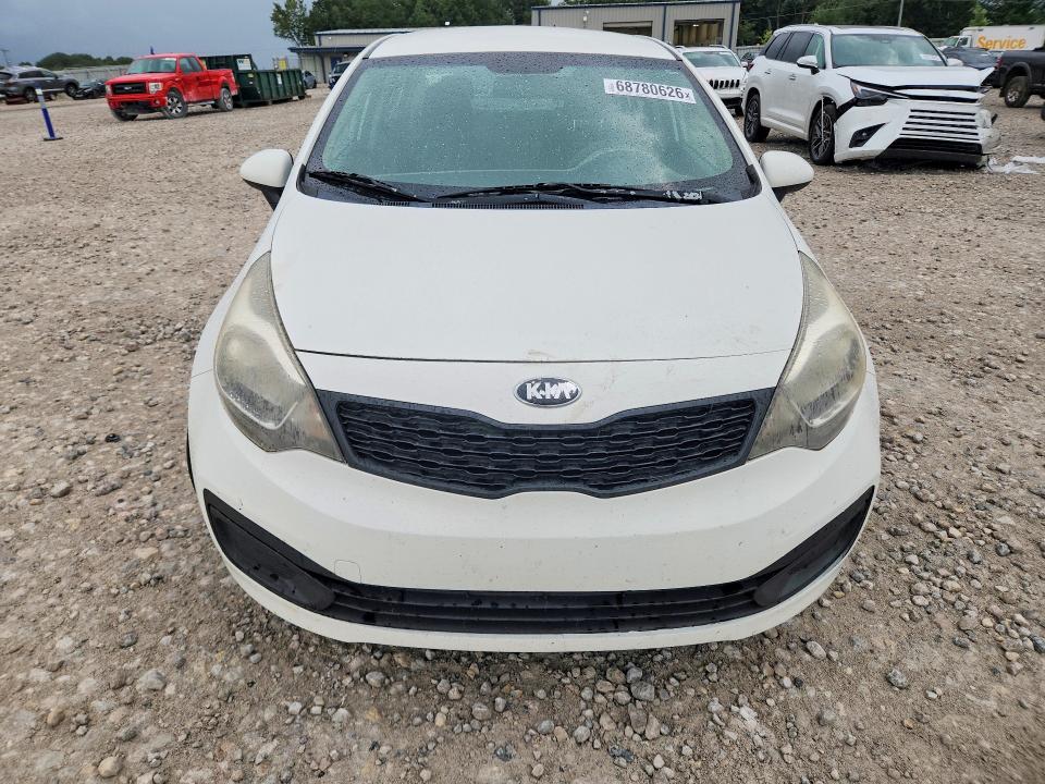 68780626 :رقم المزاد ، KNADM4A31F6428930 vin ، 2015 Kia Rio مزاد بيع