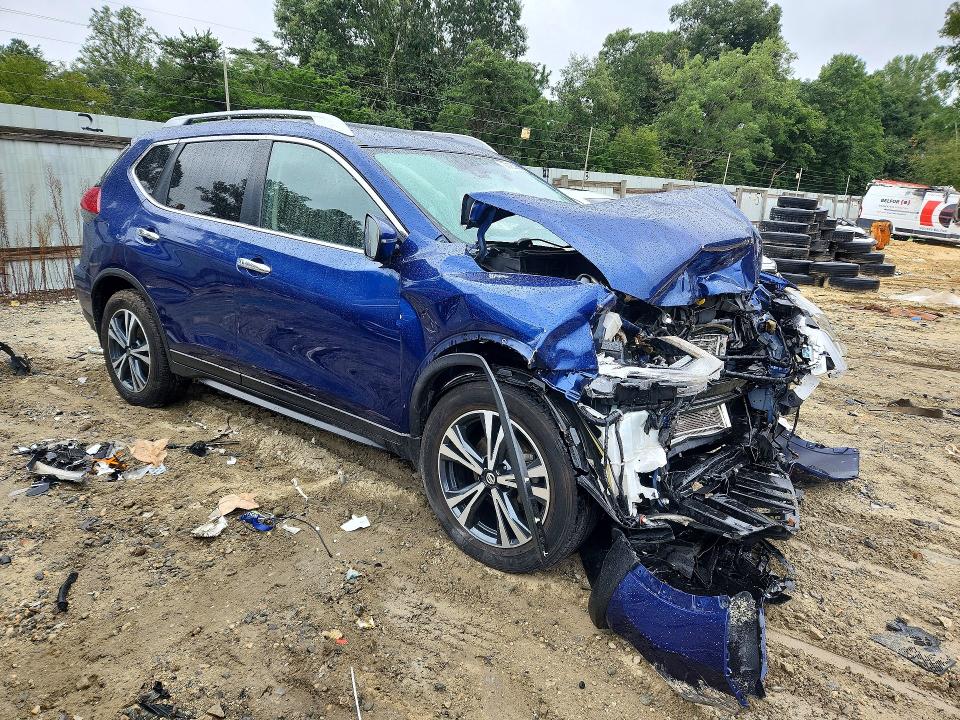 2020 Nissan Rogue მანქანა იყიდება აუქციონზე, vin: JN8AT2MV0LW137104, აუქციონის ნომერი: 70183366