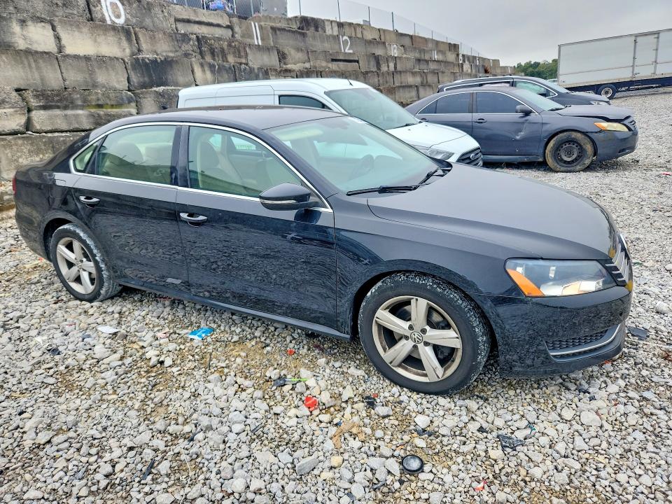 70264336 :رقم المزاد ، 1VWBP7A31CC037628 vin ، 2012 Volkswagen Passat مزاد بيع