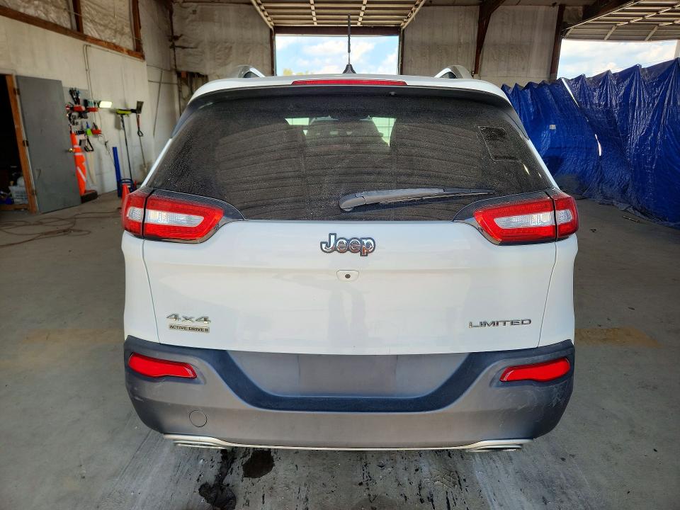 67422636 :رقم المزاد ، 1C4PJMDS9FW556487 vin ، 2015 Jeep Cherokee مزاد بيع
