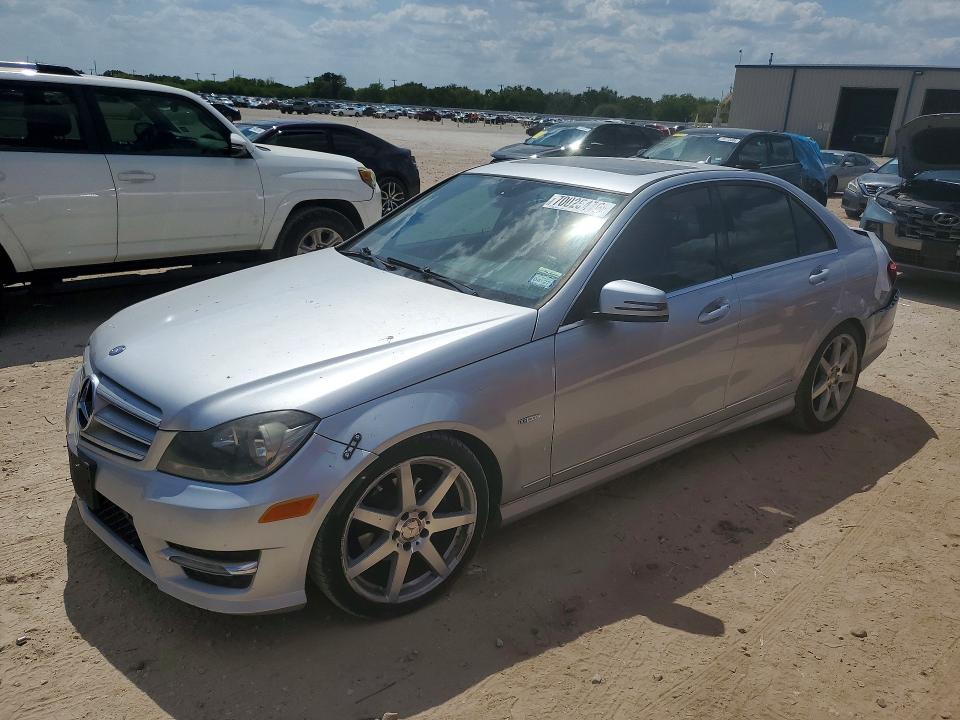 2012 Mercedes-benz C მანქანა იყიდება აუქციონზე, vin: WDDGF4HB1CA624842, აუქციონის ნომერი: 70025476