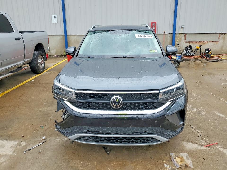 Продажа на аукционе авто 2022 Volkswagen Taos, vin: 3VVWX7B28NM044749, номер лота: 68248916