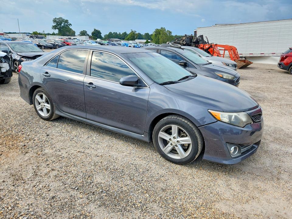 69064616 :رقم المزاد ، 4T1BF1FK1CU068418 vin ، 2012 Toyota Camry مزاد بيع