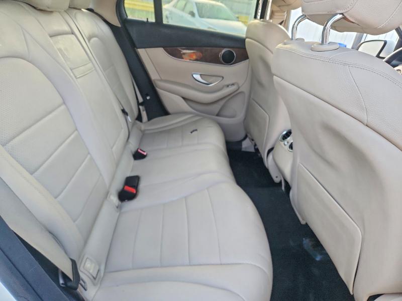 69977456 :رقم المزاد ، WDC0G4JB6HF196807 vin ، 2017 Mercedes-benz Glc مزاد بيع