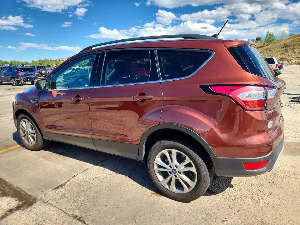 67353576 :رقم المزاد ، 1FMCU9HD8JUA64290 vin ، 2018 Ford Escape مزاد بيع