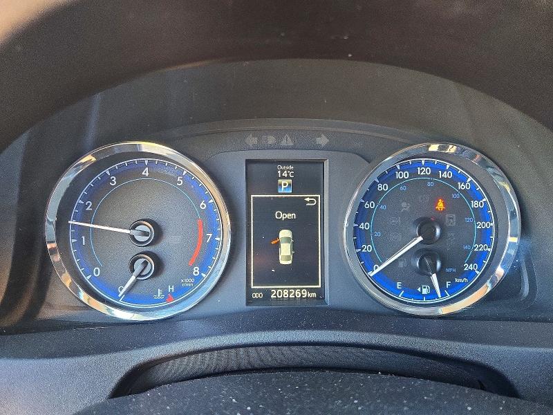 Продажа на аукционе авто 2018 Toyota Corolla, vin: 2T1BURHE8JC985558, номер лота: 69790556