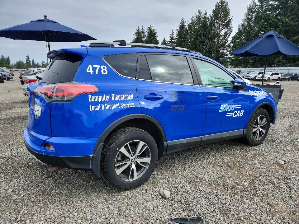 2017 Toyota Rav4 მანქანა იყიდება აუქციონზე, vin: 2T3RFREV9HW674105, აუქციონის ნომერი: 68405456