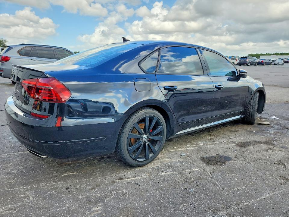 65967926 :رقم المزاد ، 1VWJM7A34JC050830 vin ، 2018 Volkswagen Passat مزاد بيع