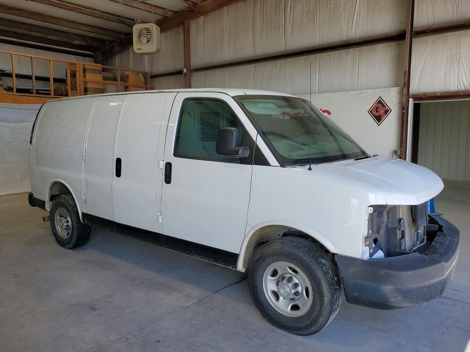 69731916 :رقم المزاد ، 1GCWGFCF8F1233572 vin ، 2015 Chevrolet Express G2500 مزاد بيع