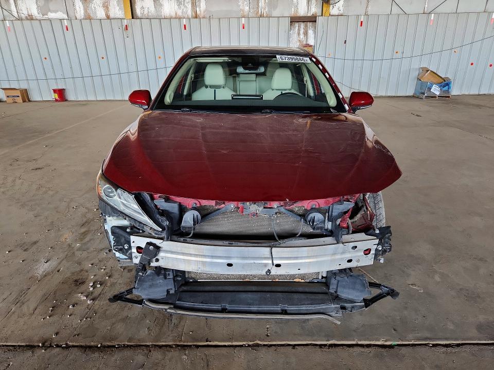 67399886 :رقم المزاد ، 4T1F11AK8NU013538 vin ، 2022 Toyota Camry مزاد بيع