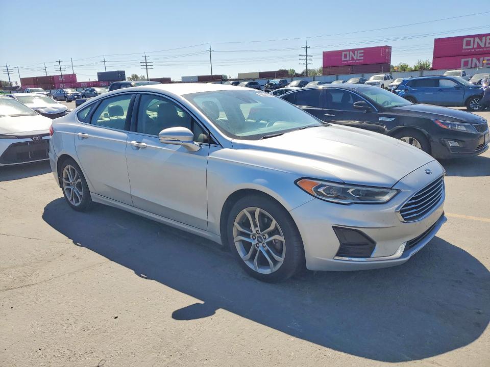 69001506 :رقم المزاد ، 3FA6P0CD1KR150096 vin ، 2019 Ford Fusion مزاد بيع