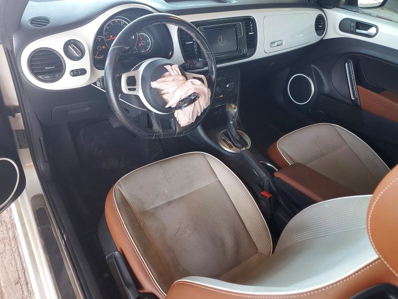 70113916 :رقم المزاد ، 3VWF17AT2GM638098 vin ، 2016 Volkswagen Beetle مزاد بيع