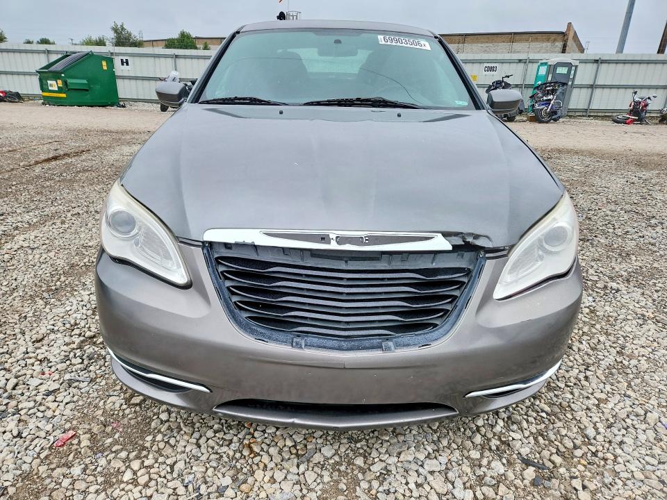 69903506 :رقم المزاد ، 1C3CCBAB3CN222799 vin ، 2012 Chrysler 200 مزاد بيع