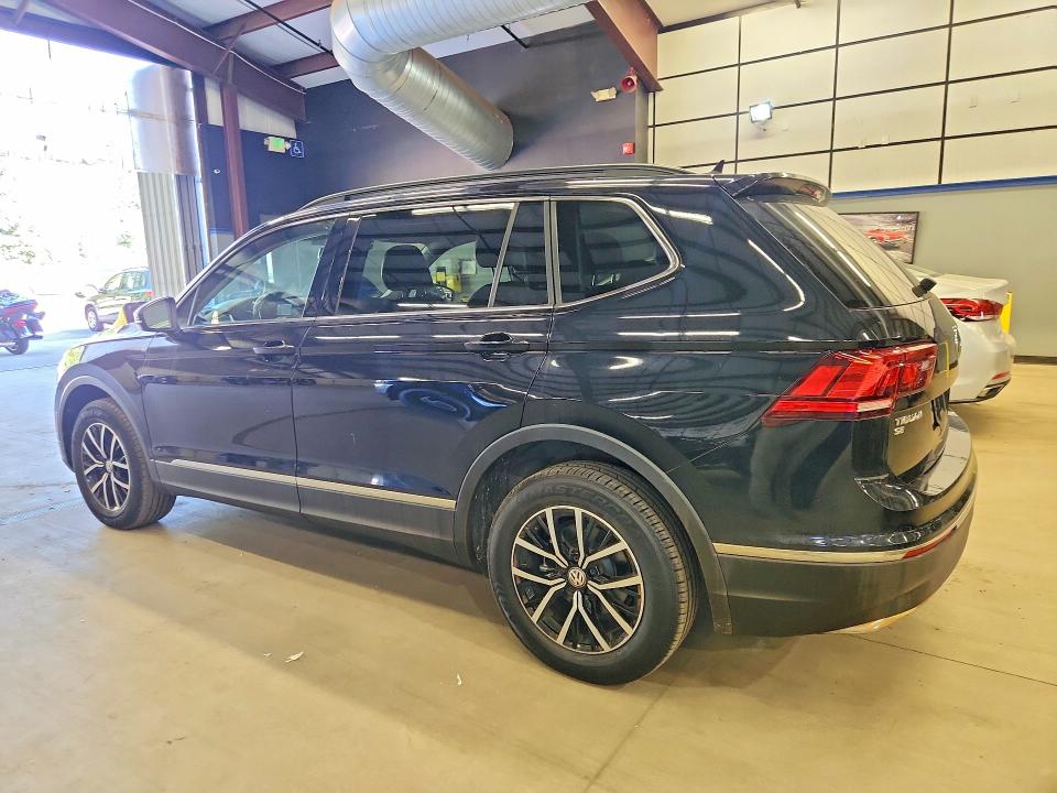 Продажа на аукционе авто 2021 Volkswagen Tiguan, vin: 3VV2B7AX1MM095857        , номер лота: 68884316