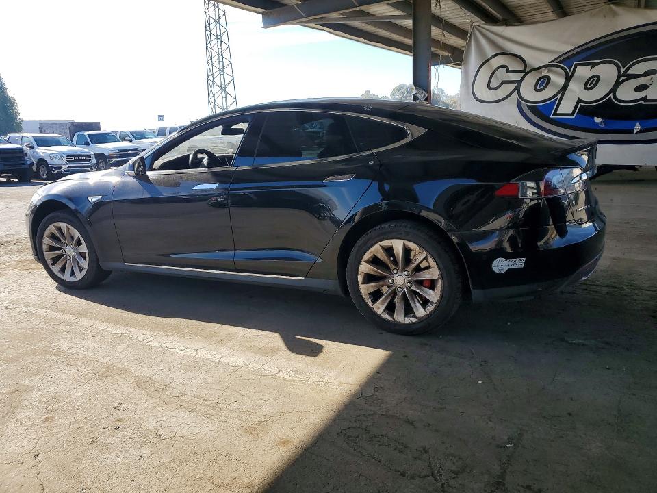 Продажа на аукционе авто 2015 Tesla Model S, vin: 5YJSA1E47FF117463, номер лота: 67867336
