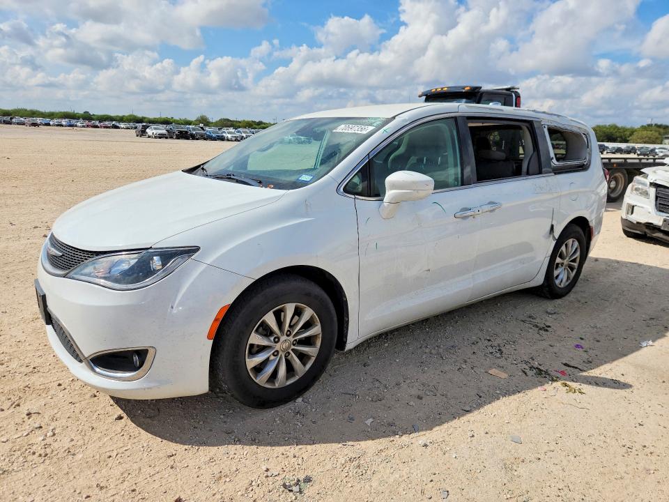 Продажа на аукционе авто 2019 Chrysler Pacifica, vin: 2C4RC1FGXKR526623, номер лота: 70697356
