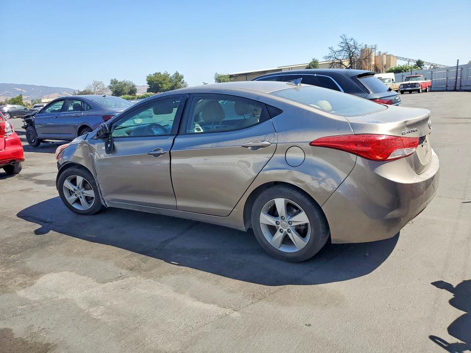 69724546 :رقم المزاد ، 5NPDH4AE7DH399199 vin ، 2013 Hyundai Elantra مزاد بيع