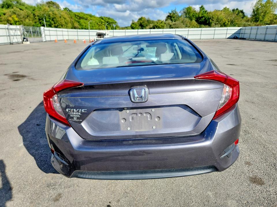 Продажа на аукционе авто 2018 Honda Civic, vin: 2HGFC2F58JH512992, номер лота: 70011756