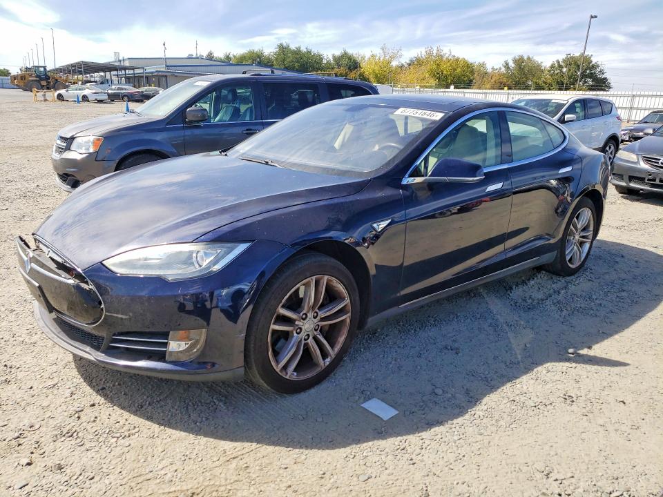 67751846 :رقم المزاد ، 5YJSA1CNXDFP22540 vin ، 2013 Tesla Model S مزاد بيع