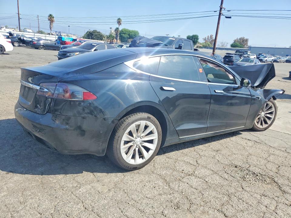 2018 Tesla Model S მანქანა იყიდება აუქციონზე, vin: 5YJSA1E22JF294929, აუქციონის ნომერი: 68946186