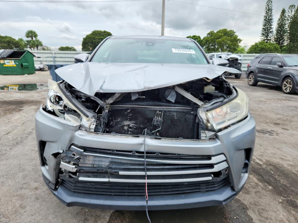 Продаж на аукціоні авто 2017 Toyota Highlander, vin: 5TDZARFH6HS025046, номер лоту: 70050626