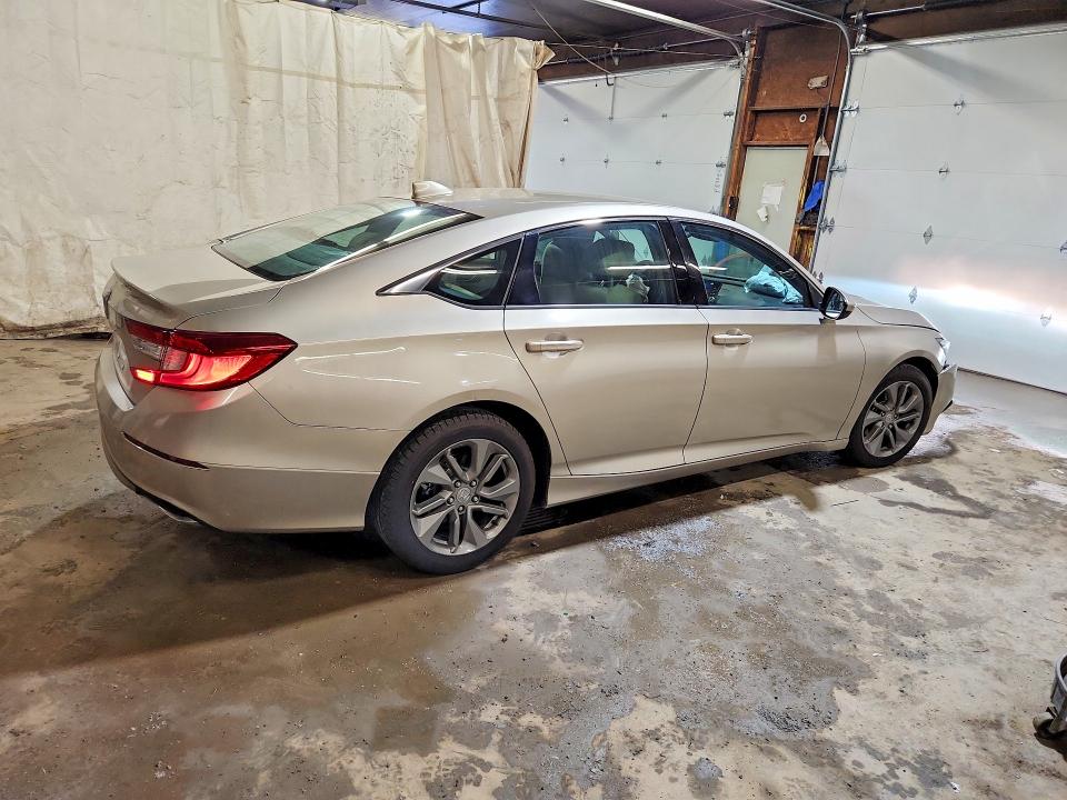 67280716 :رقم المزاد ، 1HGCV1F1XJA090159 vin ، 2018 Honda Accord مزاد بيع