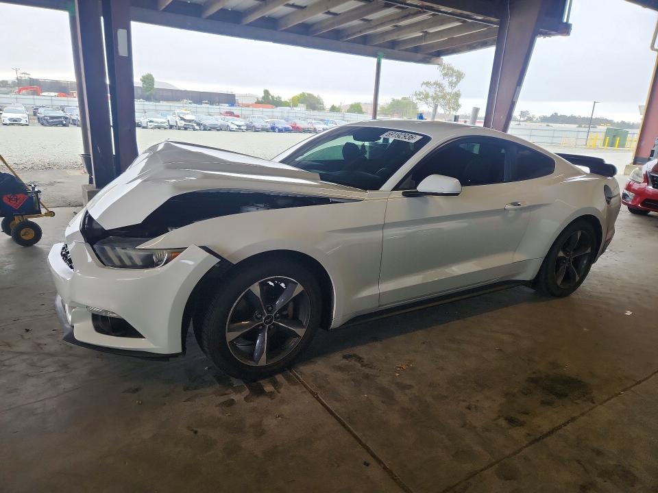 69192936 :رقم المزاد ، 1FA6P8AM0F5311595 vin ، 2015 Ford Mustang مزاد بيع