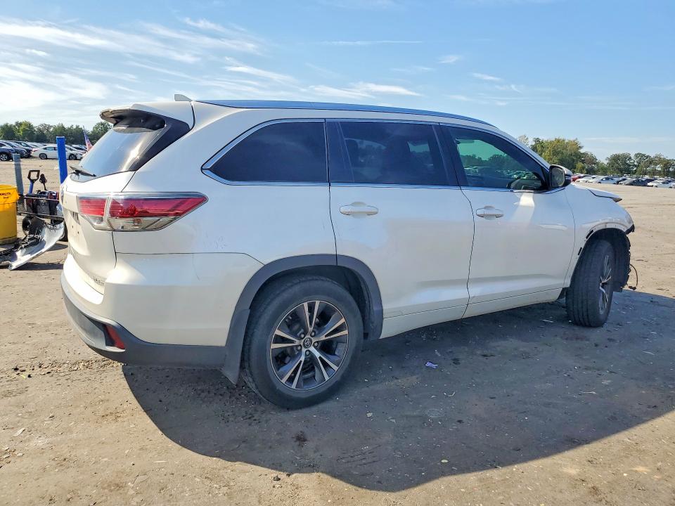 67451546 :رقم المزاد ، 5TDJKRFH6GS332953 vin ، 2016 Toyota Highlander مزاد بيع