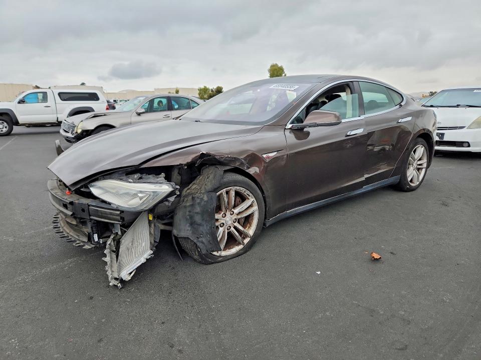 2014 Tesla Model S მანქანა იყიდება აუქციონზე, vin: 5YJSA1S17EFP29414, აუქციონის ნომერი: 68040556